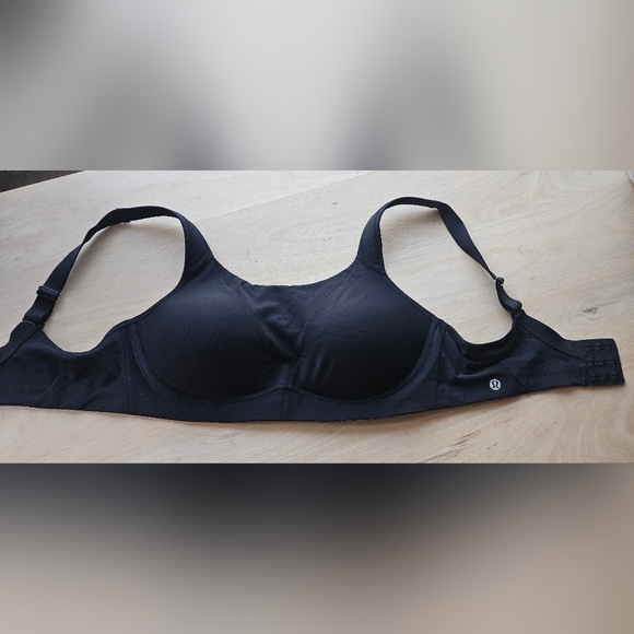 Lululemon Sports Bra - Size 38 D - Picture 3 of 5